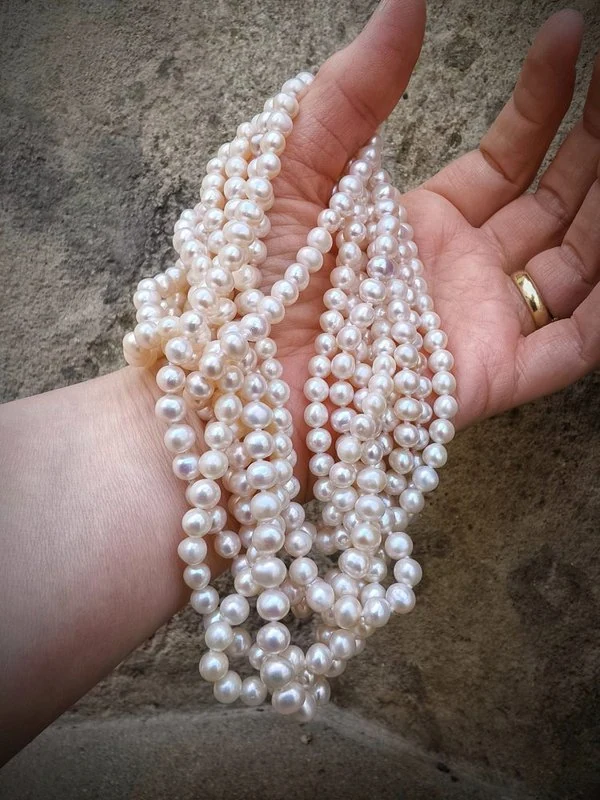 Bílé říční perly, náhrdelní Coco Chanel